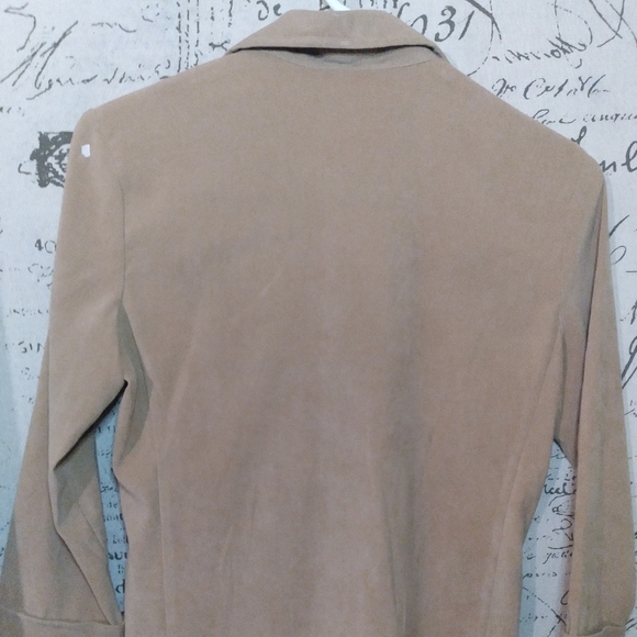 #95 Sprit De Corp Tan Button-Up Shirt (Size S) - Picture 4 of 9